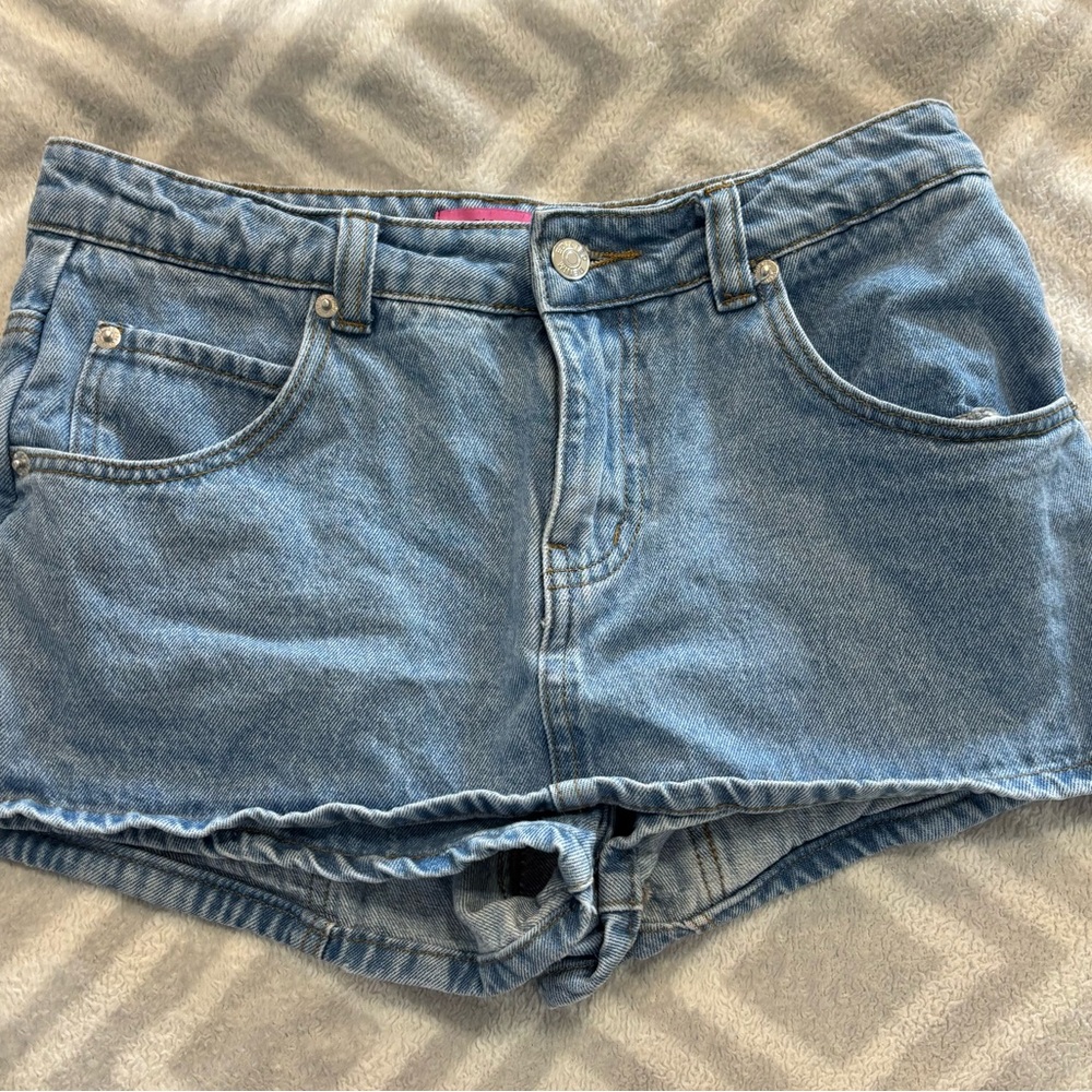 Edikted low rise jean skort S
